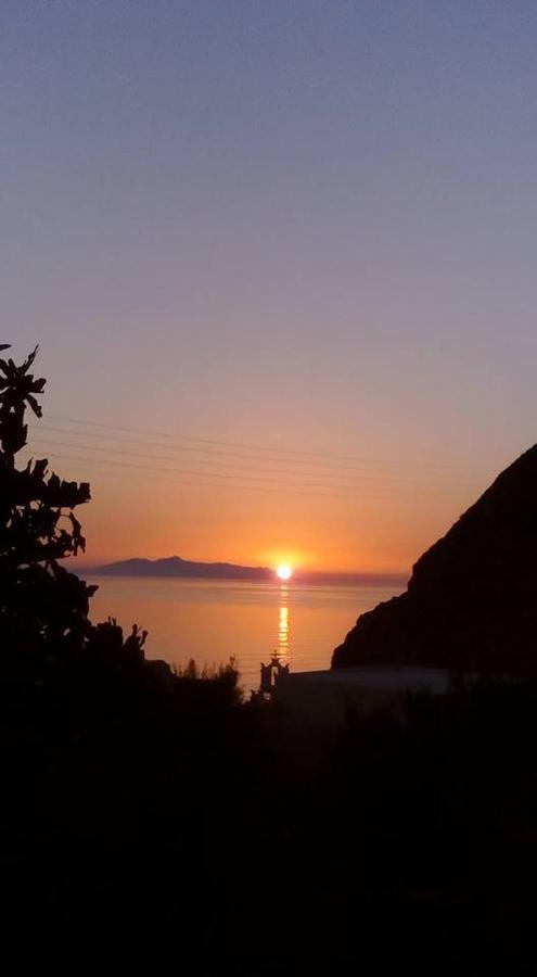 Moschatos Beach House Kamári Dış mekan fotoğraf