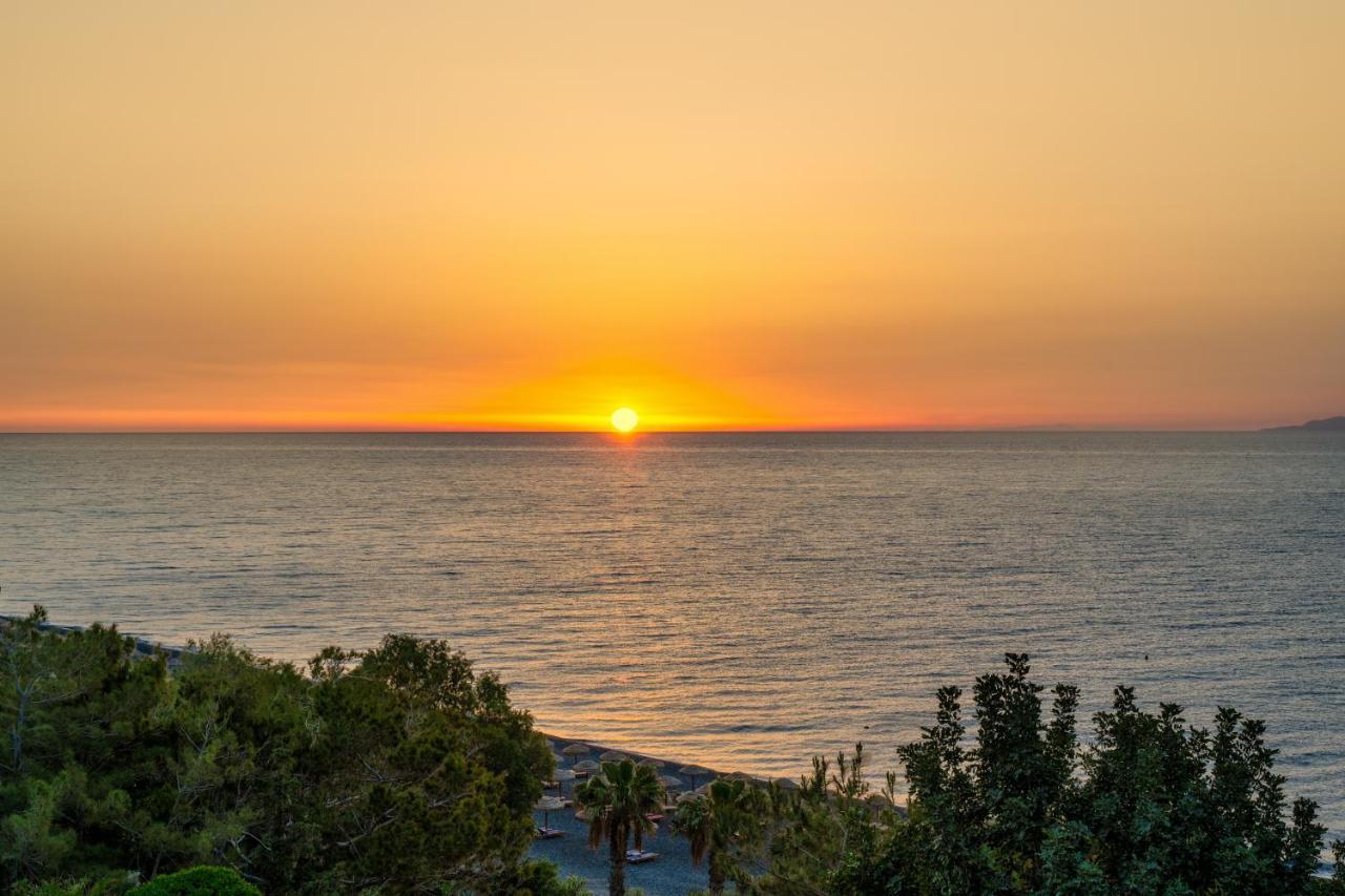 Moschatos Beach House Kamári Dış mekan fotoğraf
