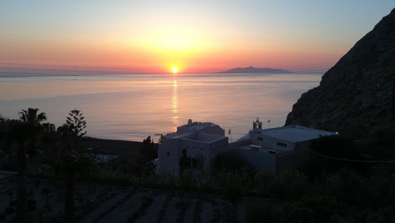 Moschatos Beach House Kamári Dış mekan fotoğraf