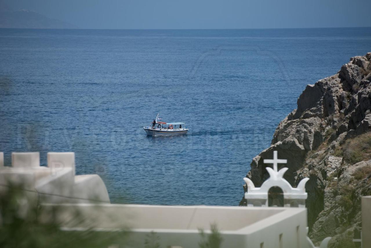 Moschatos Beach House Otel Kamári Dış mekan fotoğraf