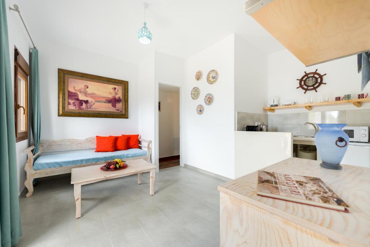 Moschatos Beach House Otel Kamári Dış mekan fotoğraf