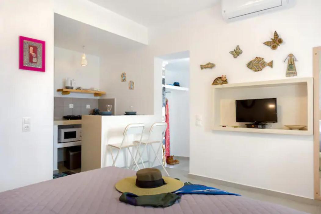 Moschatos Beach House Otel Kamári Dış mekan fotoğraf