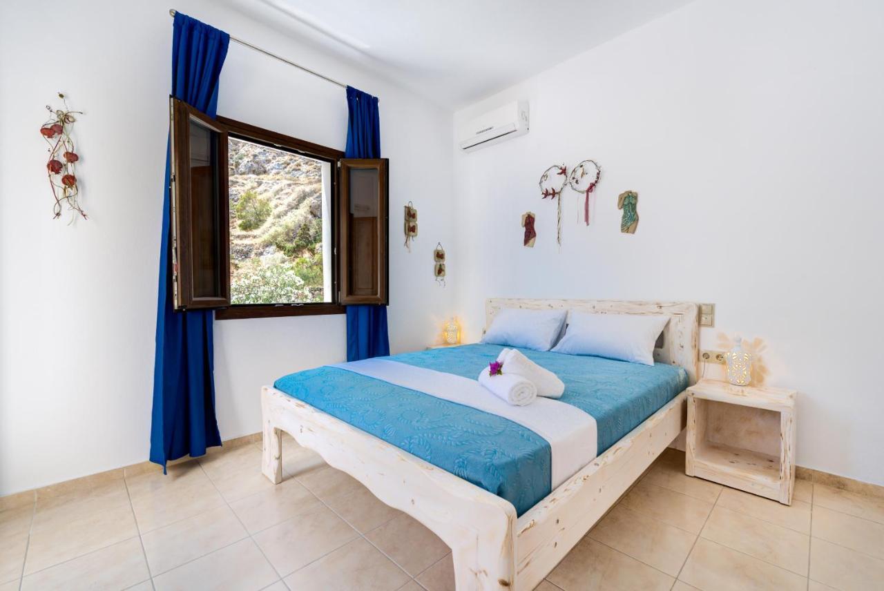 Moschatos Beach House Otel Kamári Dış mekan fotoğraf