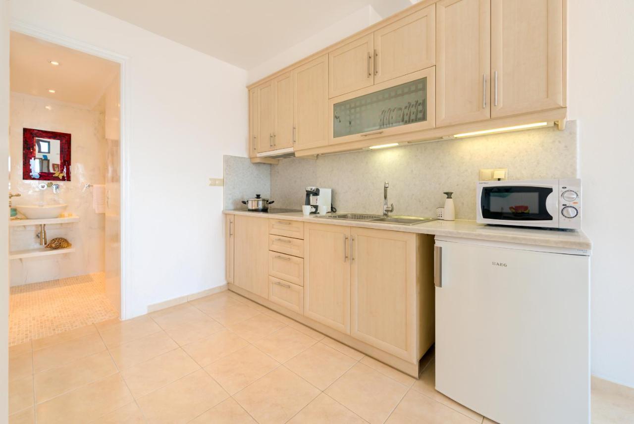 Moschatos Beach House Kamári Dış mekan fotoğraf