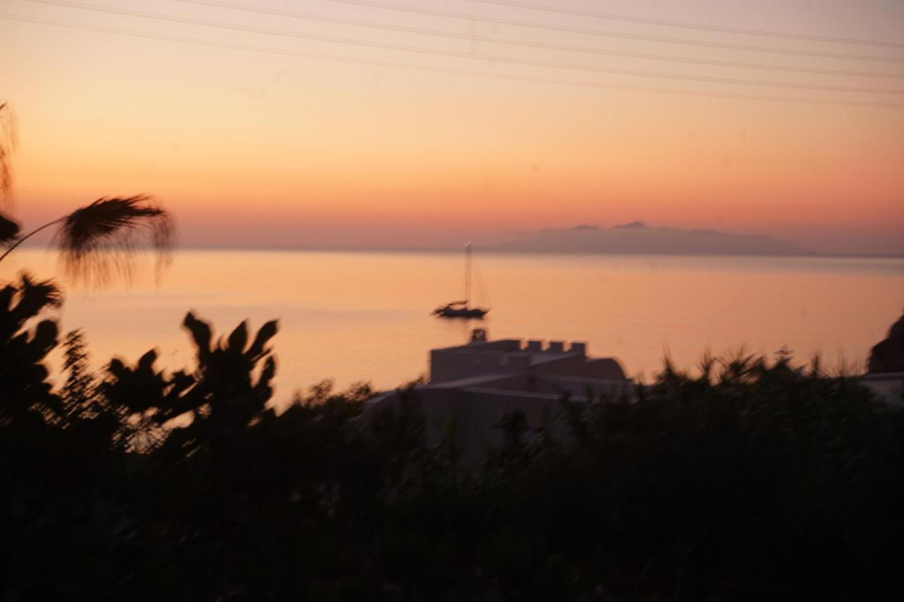Moschatos Beach House Kamári Dış mekan fotoğraf